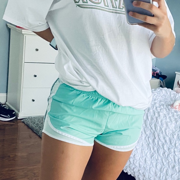 Nike Dri Fit Shorts - Picture 5 of 8